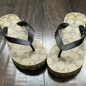 Coach Flip flops